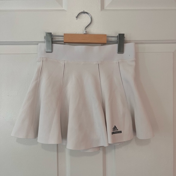 Chic tennis skirt - Picture 1 of 2